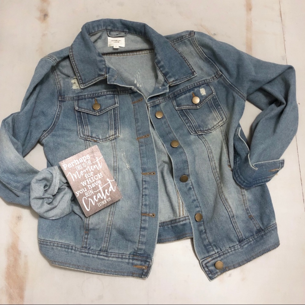 NWOT Oversized denim jean jacket